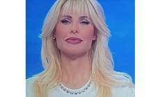 Ilary "in versione Amanda Lear":  i nuovi ritocchi e le critiche social