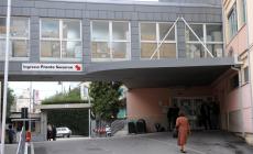 Psichiatra aggredita a Pisa da un uomo vestito di nero che l'ha colpita alla testa con una spranga: operata, è  in condizioni critiche 