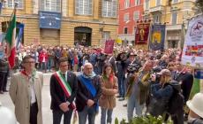 Il momento della deposizione delle corone al monumento del Partigiano - Video
