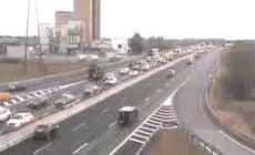 Rientro dal "ponte" con traffico intenso: in A1 code a tratti verso Milano da Parma al Lodigiano