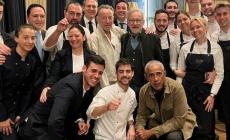 Eravamo tre amici al ristorante: Springsteen, Obama e Spielberg a Barcellona. Ostriche e caviale e poi foto coi dipendenti
