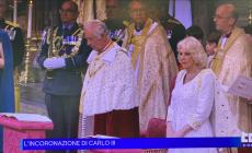  Carlo III incoronato re dopo l'unzione e  il giuramento solenne. Camilla proclamata regina