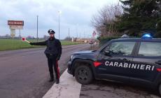 Ruba i gioielli alla nonna minacciandola con un coltello da cucina.  Lei all'ospedale, lui denunciato