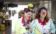 Una giornata di divertimento a Parma per sostenere i clown di corsia Vip - Video