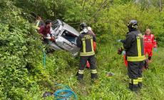 Borgotaro, fuori strada con l'auto che finisce in una scarpata: donna 80enne molto grave al Maggiore