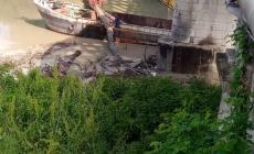 Ponte di Gramignazzo sul Taro: pulizia delle pile - Le foto