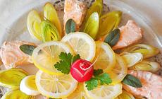 Salmone all'aceto balsamico,  un piatto leggero  da preparare in pochi minuti