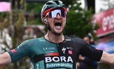 Denz vince in volata dopo una fuga la quattordicesima tappa. Armirail è la nuova maglia rosa