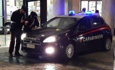 Preso a calci, pugni e cinghiate dal branco per aver scattato una foto: tre denunciati