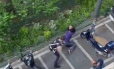 Bloccata con manganellate, tre vigili indagati a Milano 