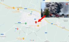 Capannone industriale a Fidenza distrutto dalle fiamme  - Video - Foto