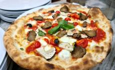 Vecchio Parco, normale o tirata la pizza all'ombra dei grandi alberi