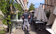 Via Pisacane, furto con spaccata nella notte in un bar-pasticceria. Il titolare: "Terza volta in tre anni" - Video 