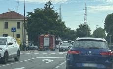 Scontro auto-scooter in via Mantova: un ferito, circolazione rallentata 