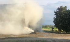 Marano, balloni di fieno in fiamme: intervengono i vigili del fuoco