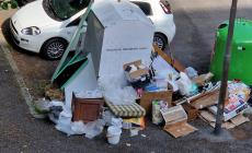 Discarica in via Einstein: uno schifo per cui pare non si possa  fare niente. Chi aiuta i cittadini diligenti?