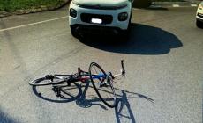 Donna in bicicletta investita a San Quirico: è ancora molto grave al Maggiore