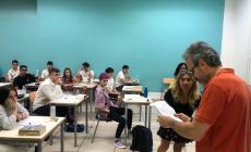 Maturità,  tra le tracce: Moravia, Quasimodo,  l'elogio dell’attesa nell’era di Whatsapp e l'idea di nazione. E analisi di testi di Piero Angela e Oriana Fallaci