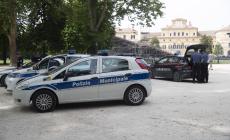 Giovane tunisino accoltellato vicino all'ingresso del parco Ducale: ha perso molto sangue ed &egrave; in gravi condizioni