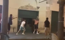Maxi rissa nel centro storico di Pisa, il video è virale sul web
