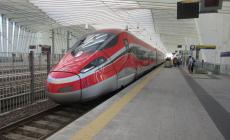 Lavori sui binari: dal 7 al 18 agosto i treni non si fermeranno alla Mediopadana 