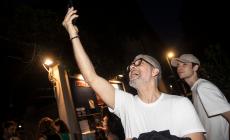 Beppe Fiorello fa il tutto esaurito all'arena estiva dell'Astra