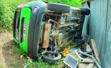 Auto fuori strada a Ghiare di Corniglio: tre carabinieri forestali feriti, uno &egrave; grave