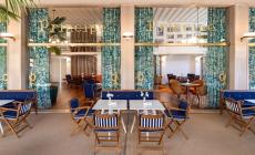 Forte dei Marmi, riapre lo storico caffè Principe. Ed è vestito Prada