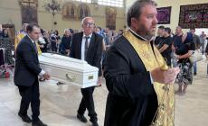 Dolore e  commozione per l'ultimo saluto alla piccola  Ecaterina 