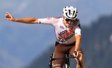 Tour, Gall vince in solitaria la diciassettesima tappa. Vingegaard quarto, Pogacar crolla