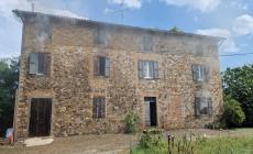 Vignale di Traversetolo, un fulmine colpisce una casa che si incendia: intervengono i Vigili del fuoco 