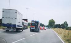 Incidente a Stradella di Collecchio: scontro tra un'auto e una moto, un ferito 