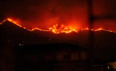 Palermo, tre morti per gli incendi che assediano la città