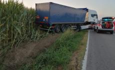 Camion fuori strada  a San Quirico,  ferito il conducente 