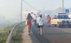 Salento in fiamme: incendio a Torre Mozza, evacuati bagnanti, turisti trasferiti in altre strutture, alcuni hanno lasciato la zona 