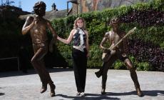 Nella loro città natale, inaugurate le statue di Mick Jagger e Keith Richards