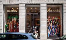 Milano, rubate quattro borse di Hermès (tra cui una Birkin di coccodrillo): valore 90mila euro