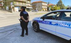 In moto ubriaco,  si schianta contro un'auto. Non aveva mai dato la patente e il mezzo non era assicurato
