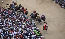 Palio di Siena rinviato a domani a causa della pioggia