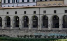 Imbrattate le colonne del Corridoio Vasariano a Firenze - Foto 