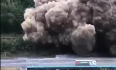 La montagna travolge la strada: l'impressionante video della frana in Savoia 
