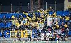 Il Parma continua la sua marcia: terza (sofferta) vittoria consecutiva a Pisa 2-1. Ma quante emozioni. Risultati e classifica: Reggiana ko in casa con il Palermo