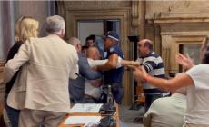 Terni, il sindaco si scaglia contro un consigliere di FdI: atti in Procura e segnalazione ai carabinieri - Foto Video 