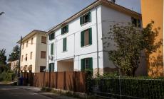 Incendio nella notte in via Naviglia: distrutto un appartamento