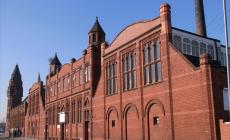 Choc in Gran Bretagna: un imam integralista di Birmingham insegna come lapidare le adultere