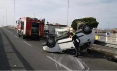 Incidente stradale a Cagliari, muoiono quattro giovani. Erano in 6 su una Ford Fiesta