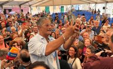 Fiorello show a Camogli: "L'opposizione della Meloni è il Pd? No, suo marito"