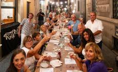 La "Cena dei cento" di Pepen anima borgo Sant’Ambrogio - Video e Foto 