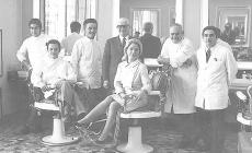 Forbici, pettine, rasoio, due risate e un po' di relax