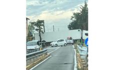 Camion in strada,  circolazione bloccata su strada per Pedrignano: la protesta del sindaco Cesari